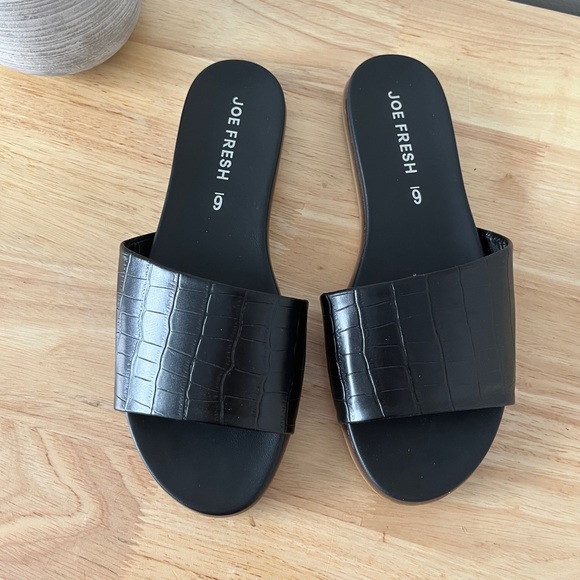 🌸 3/$25 Joe Fresh - Slide Sandals - Picture 2 of 4